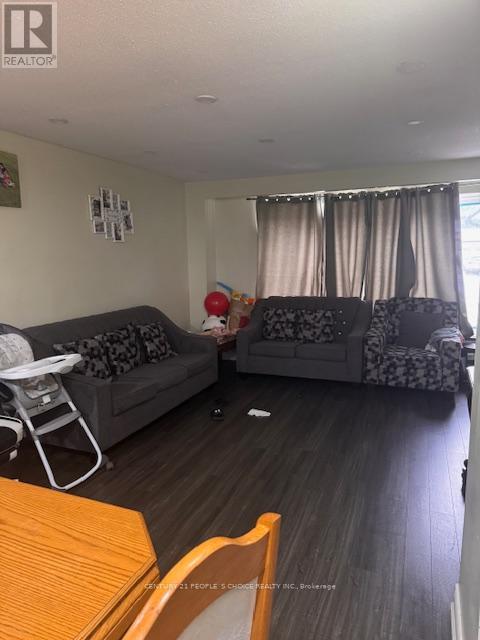 Upper - 3038 Coral Drive, Mississauga, Ontario  L4T 1Z3 - Photo 3 - W13528852