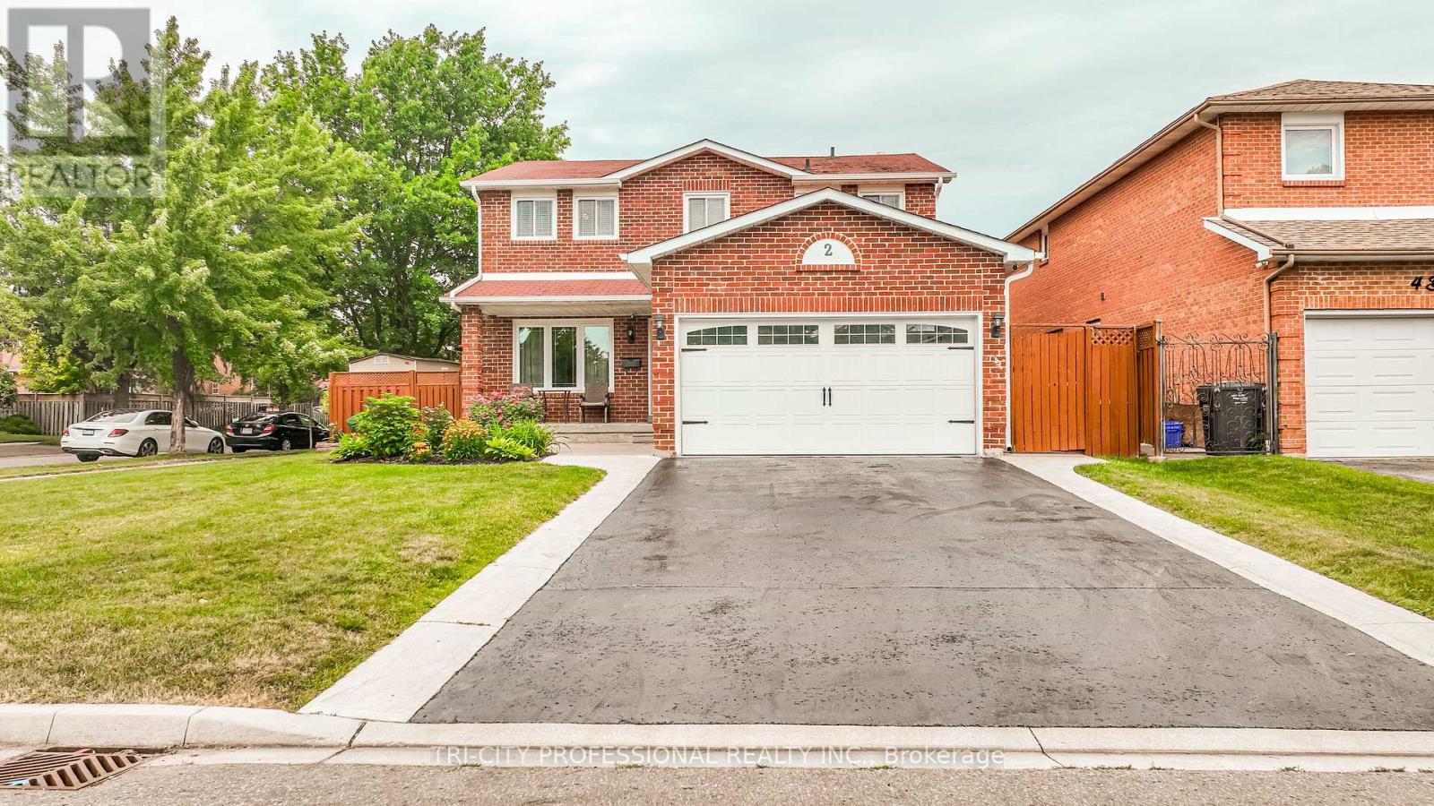 2 BURNLEY PLACE, Brampton (Heart Lake West)