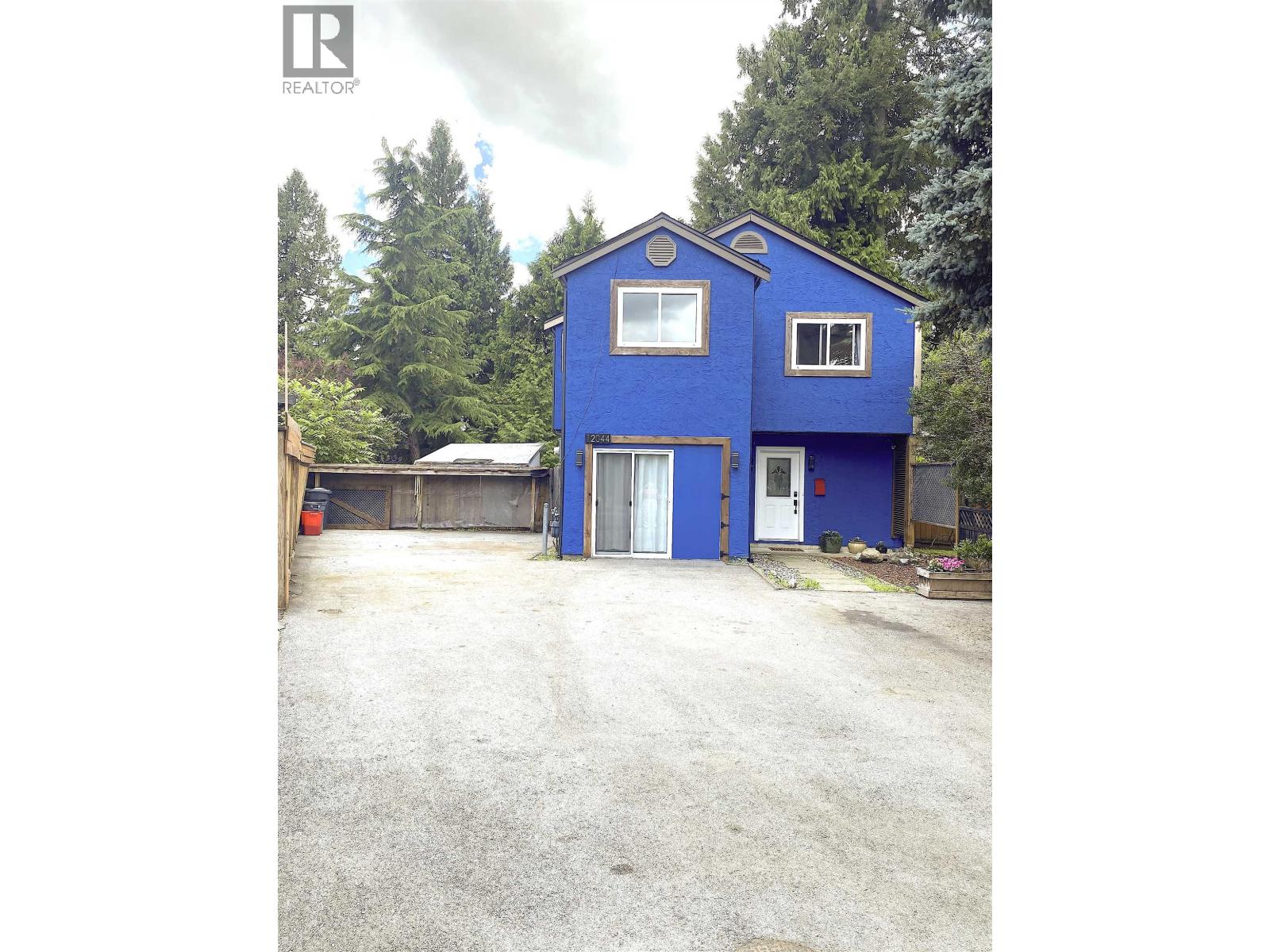 12044 Mcintyre Court, Maple Ridge, British Columbia  V2X 8M8 - Photo 2 - R3126951