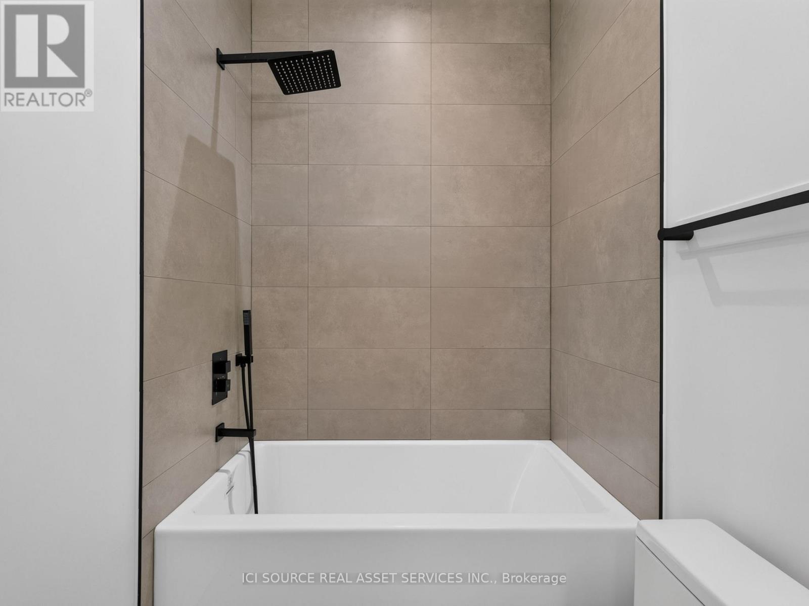 Unit 2 - 28 Norcross Road, Toronto, Ontario M3H 2R4 - Photo 20 - C13513384