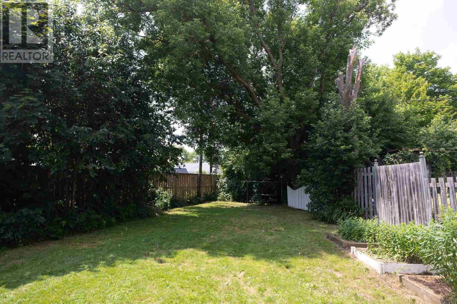 103 Poplar St, Sault Ste. Marie, Ontario  P6B 2W8 - Photo 35 - SM261728