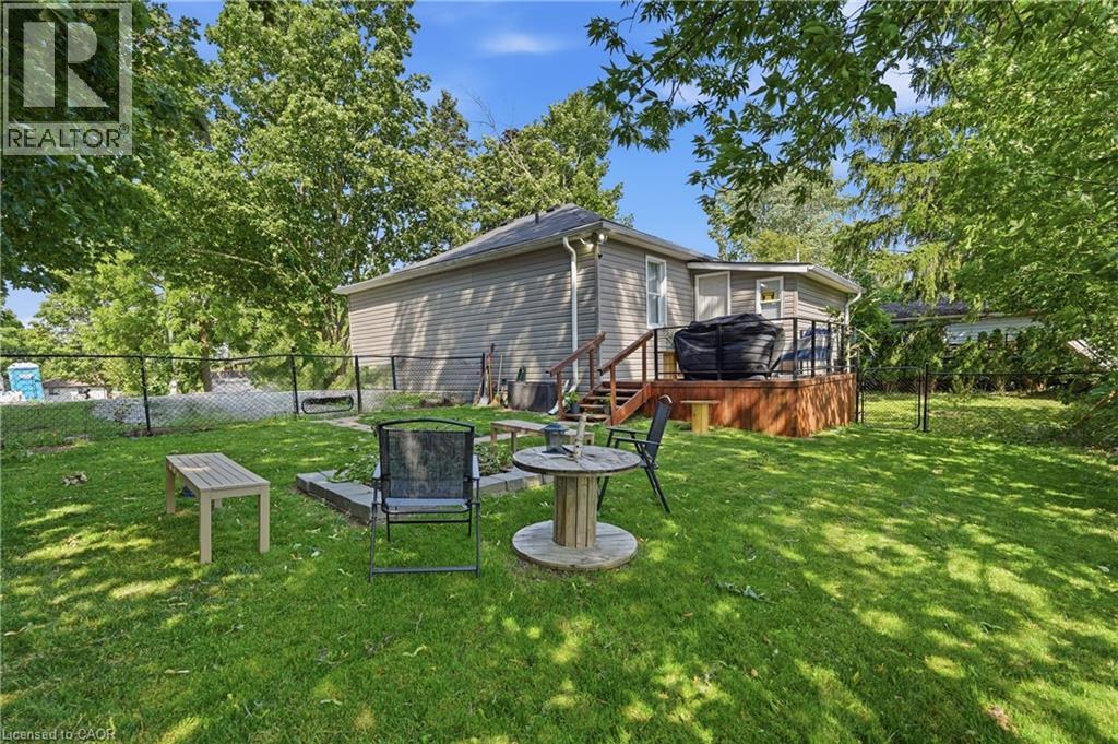 21 Renfrew Street E, Haldimand County, Ontario  N3W 1E8 - Photo 27 - 40845616