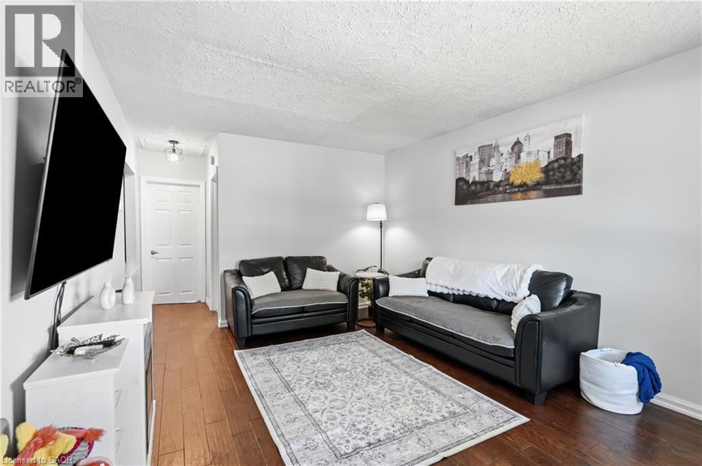 21 Renfrew Street E, Haldimand County, Ontario  N3W 1E8 - Photo 9 - 40845616