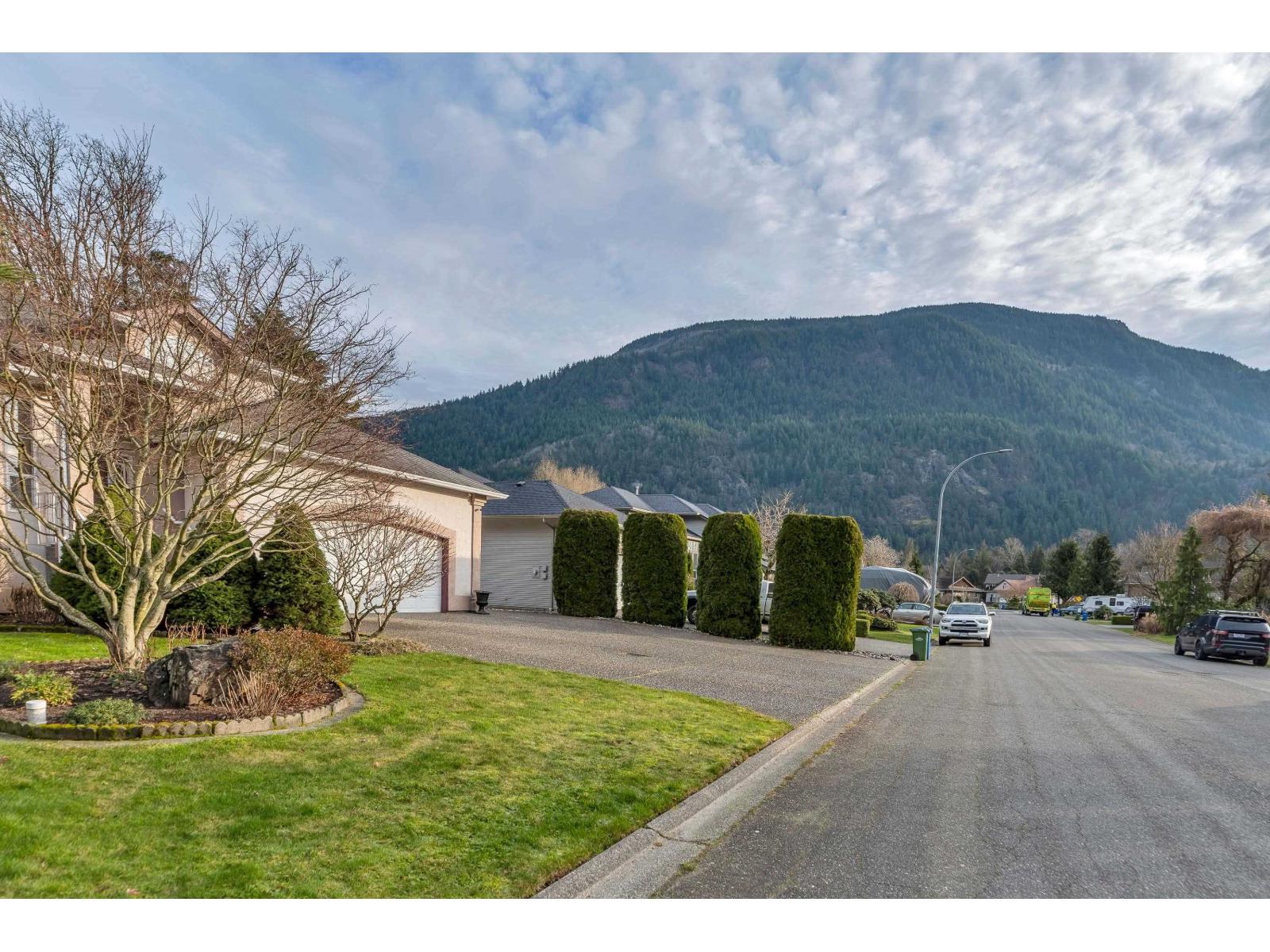 223 BALSAM AVENUE|Harrison Hot Springs — photo 3