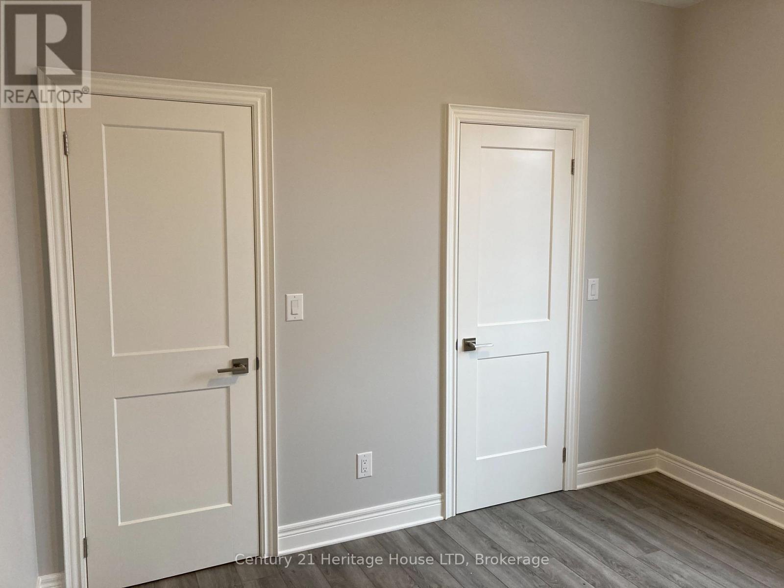 8427 Willoughby Drive E, Niagara Falls, Ontario  L2G 6X4 - Photo 7 - X13529004