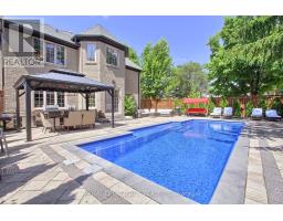 646 BROOKER RIDGE, Newmarket, Ontario