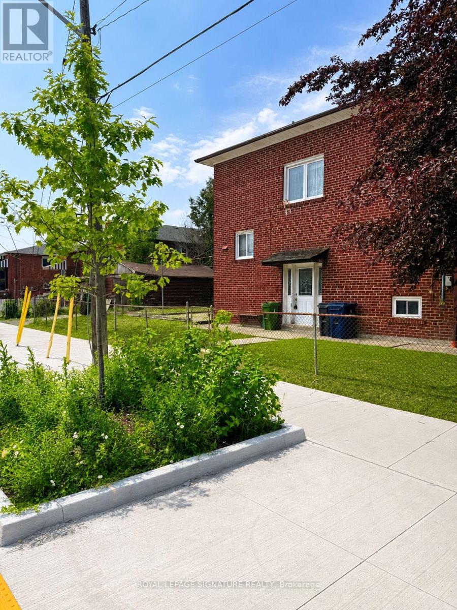 67 Stilecroft Drive, Toronto, Ontario  M3J 1A8 - Photo 5 - W13526984