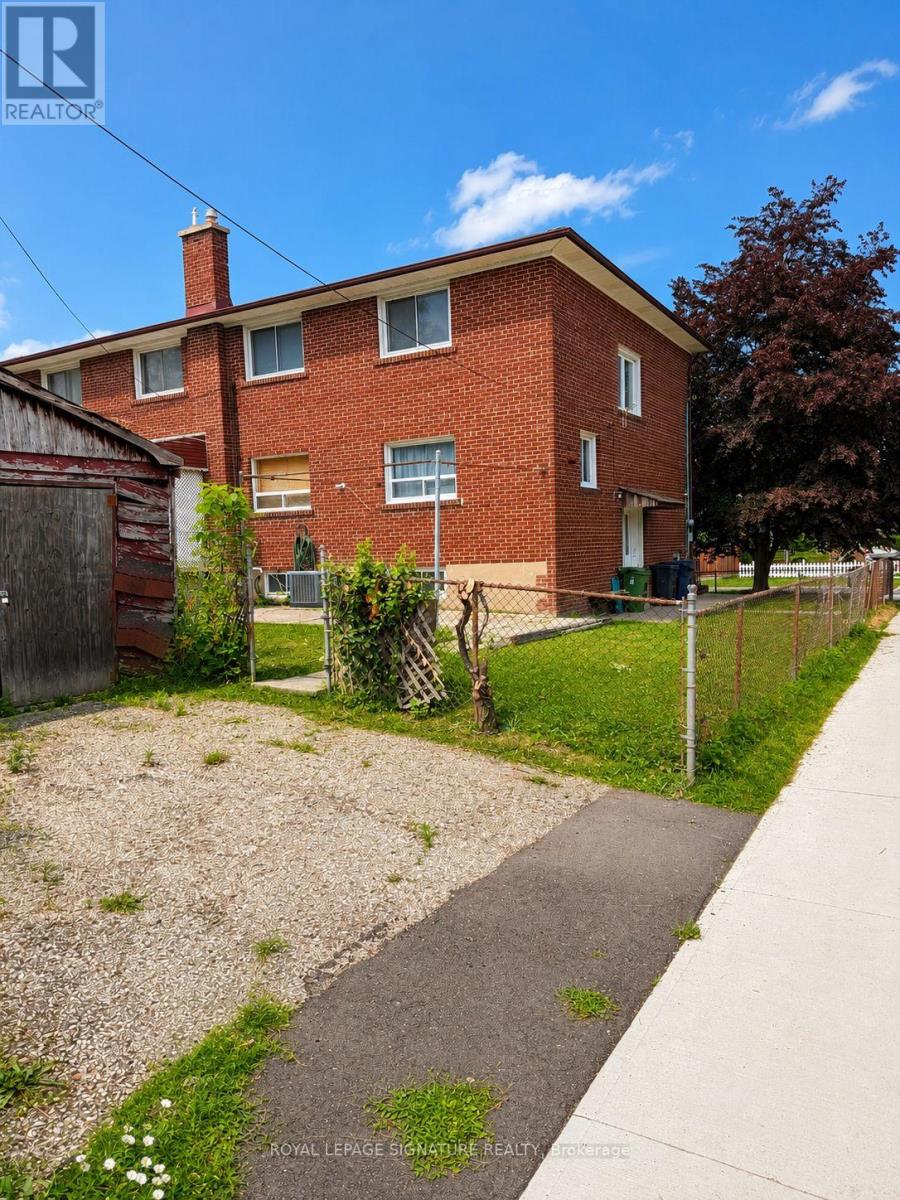 67 Stilecroft Drive, Toronto, Ontario  M3J 1A8 - Photo 3 - W13526984