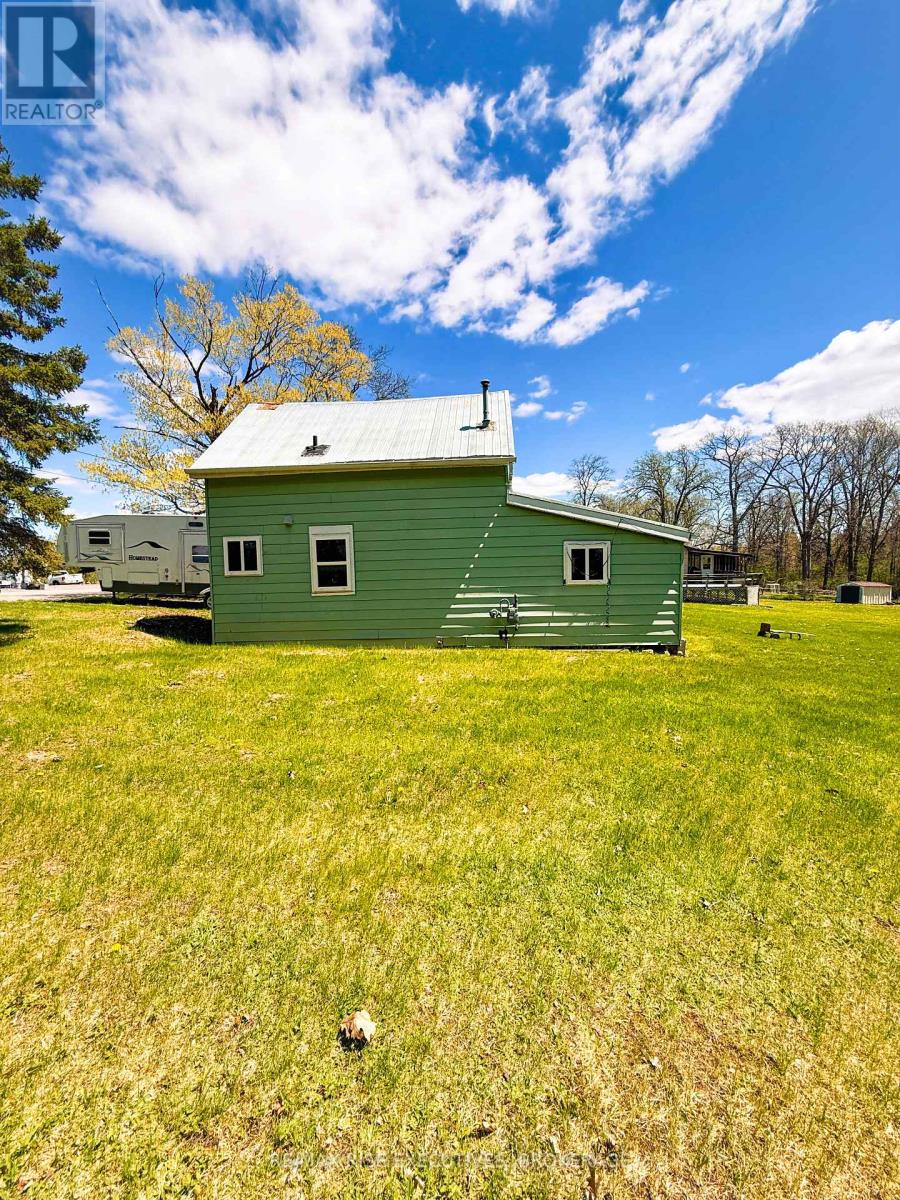 14 Dundas Street, Deseronto, Ontario K0K 1X0 - Photo 2 - X13529106
