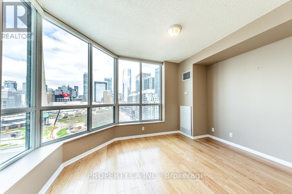 1602 - 228 Queens Quay W, Toronto, Ontario  M5J 2X1 - Photo 6 - C13528896