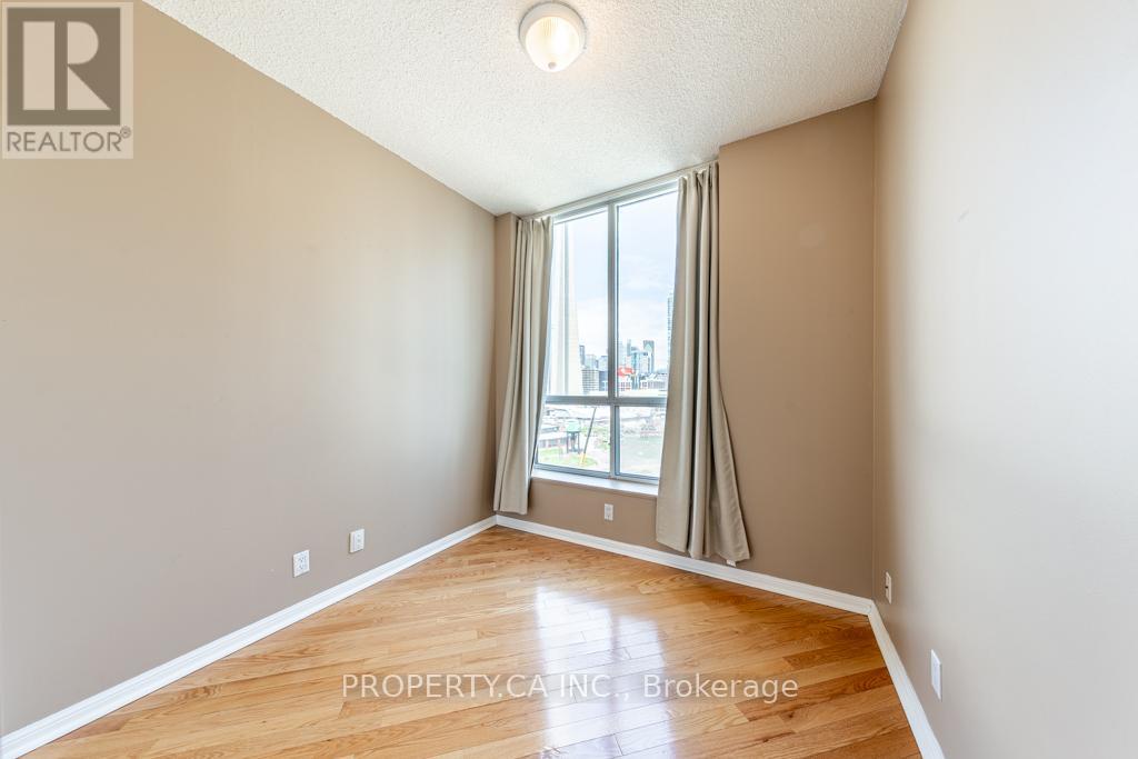 1602 - 228 Queens Quay W, Toronto, Ontario  M5J 2X1 - Photo 9 - C13528896