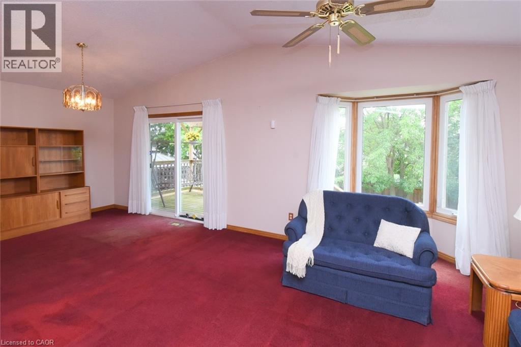 32 Mcmaster Drive, Caledonia, Ontario  N3W 1H5 - Photo 9 - 40842257
