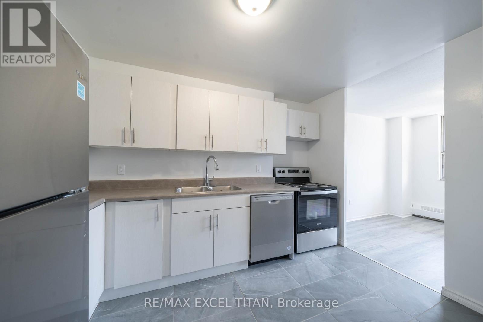 301 - 5 Glamorgan Avenue, Toronto, Ontario M1P 4P1 - Photo 9 - E13528910