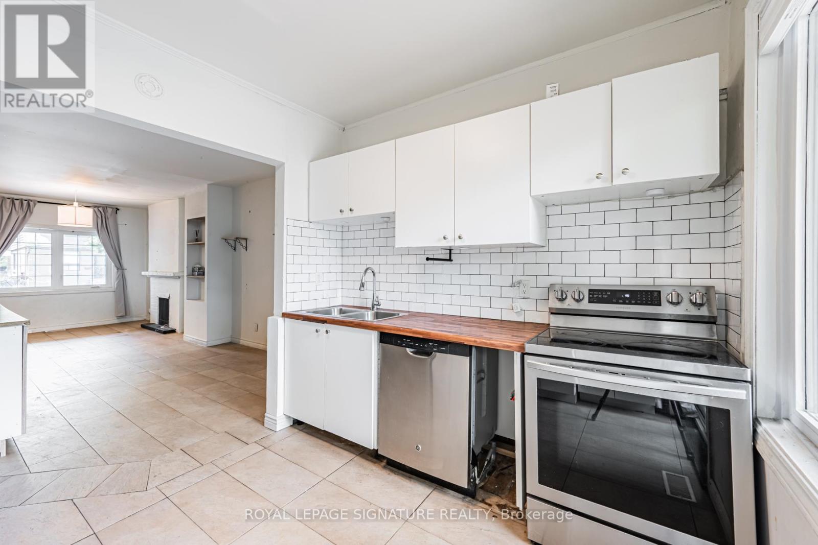 573 Coxwell Avenue, Toronto, Ontario M4C 3B5 - Photo 11 - E13529116