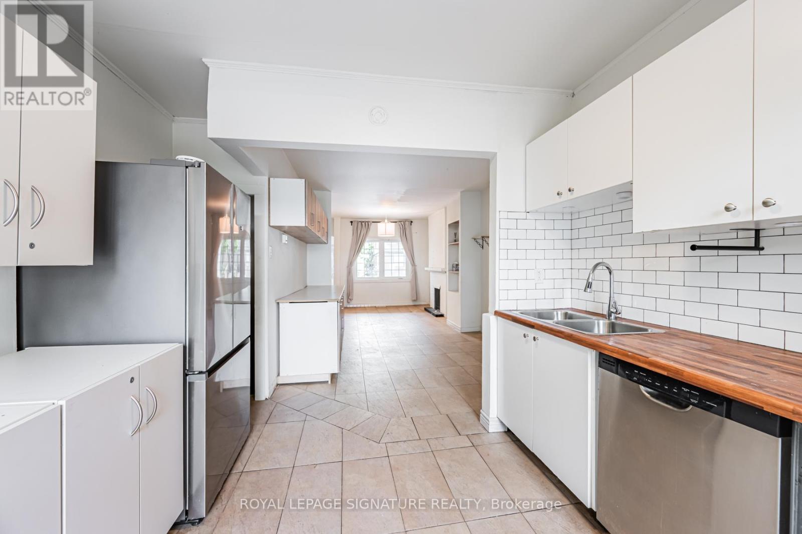 573 Coxwell Avenue, Toronto, Ontario M4C 3B5 - Photo 12 - E13529116