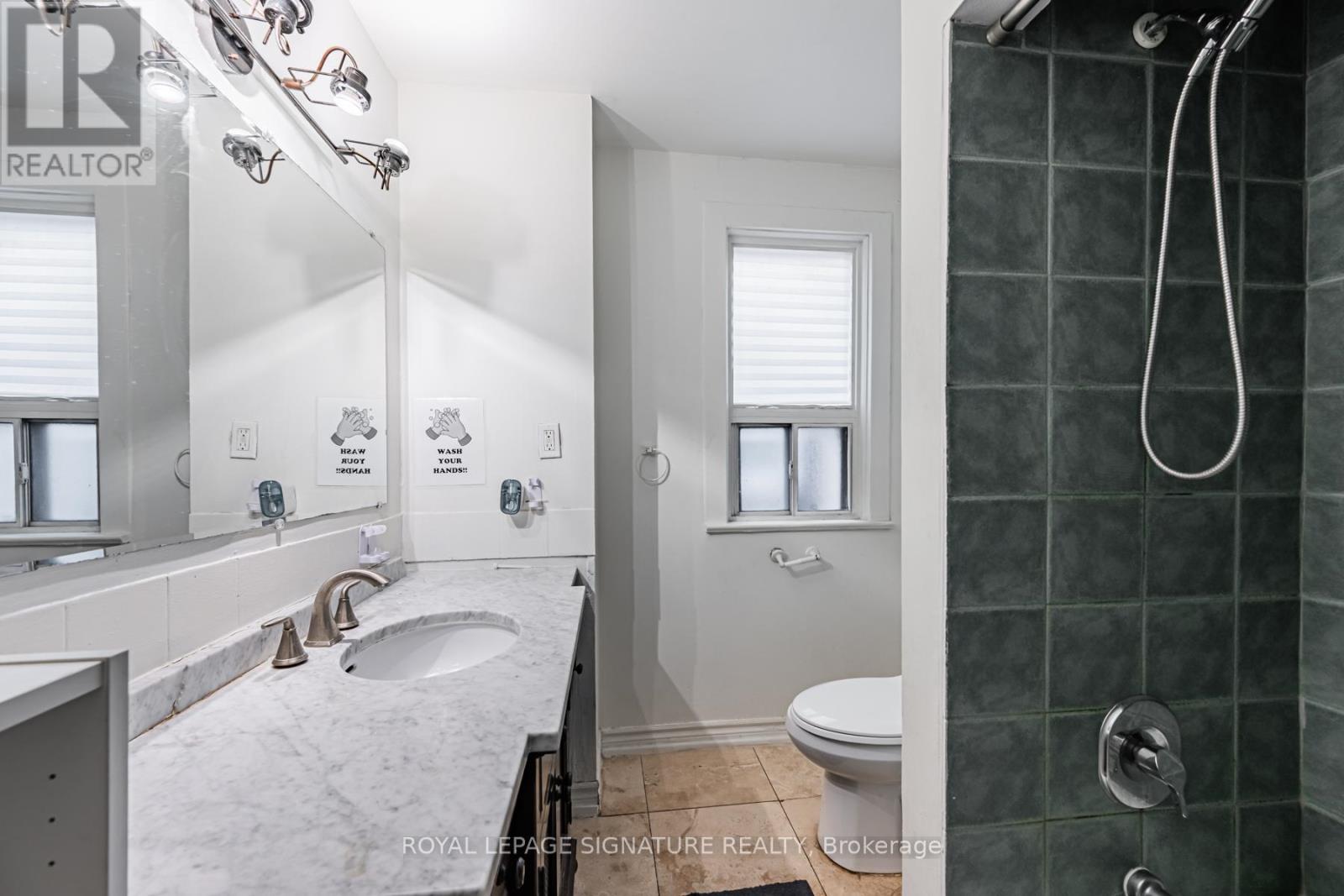 573 Coxwell Avenue, Toronto, Ontario M4C 3B5 - Photo 15 - E13529116