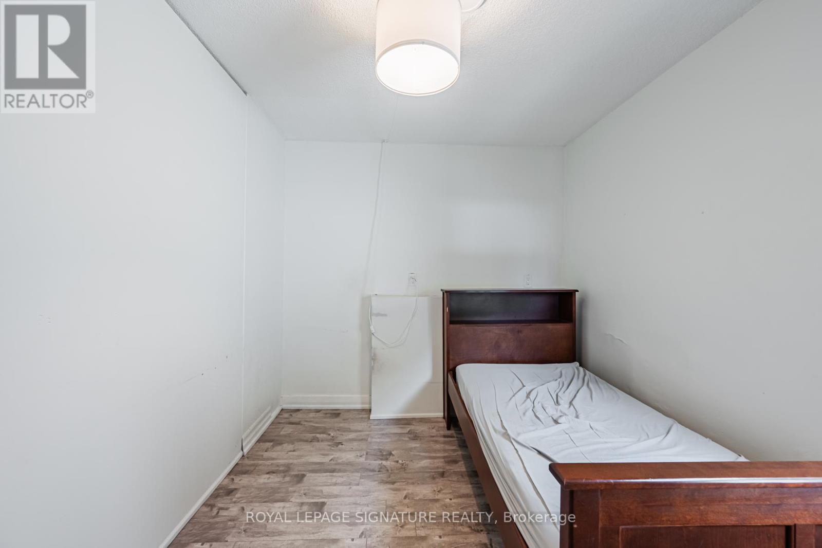 573 Coxwell Avenue, Toronto, Ontario M4C 3B5 - Photo 17 - E13529116