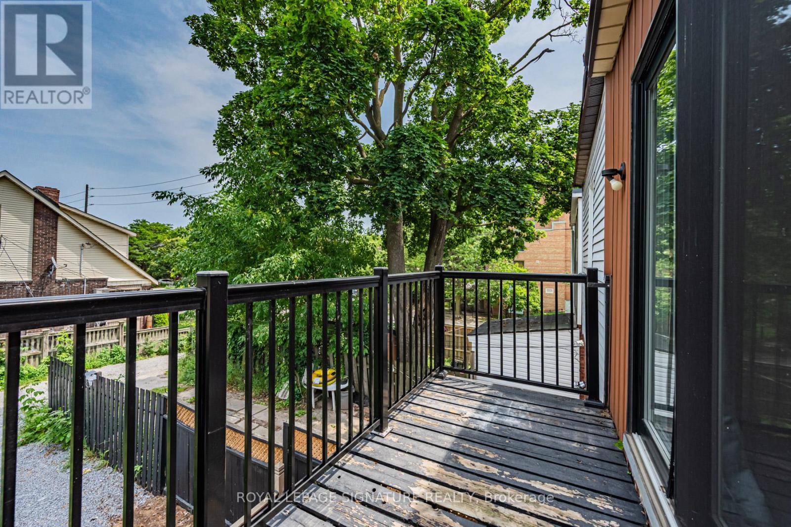 573 Coxwell Avenue, Toronto, Ontario M4C 3B5 - Photo 22 - E13529116