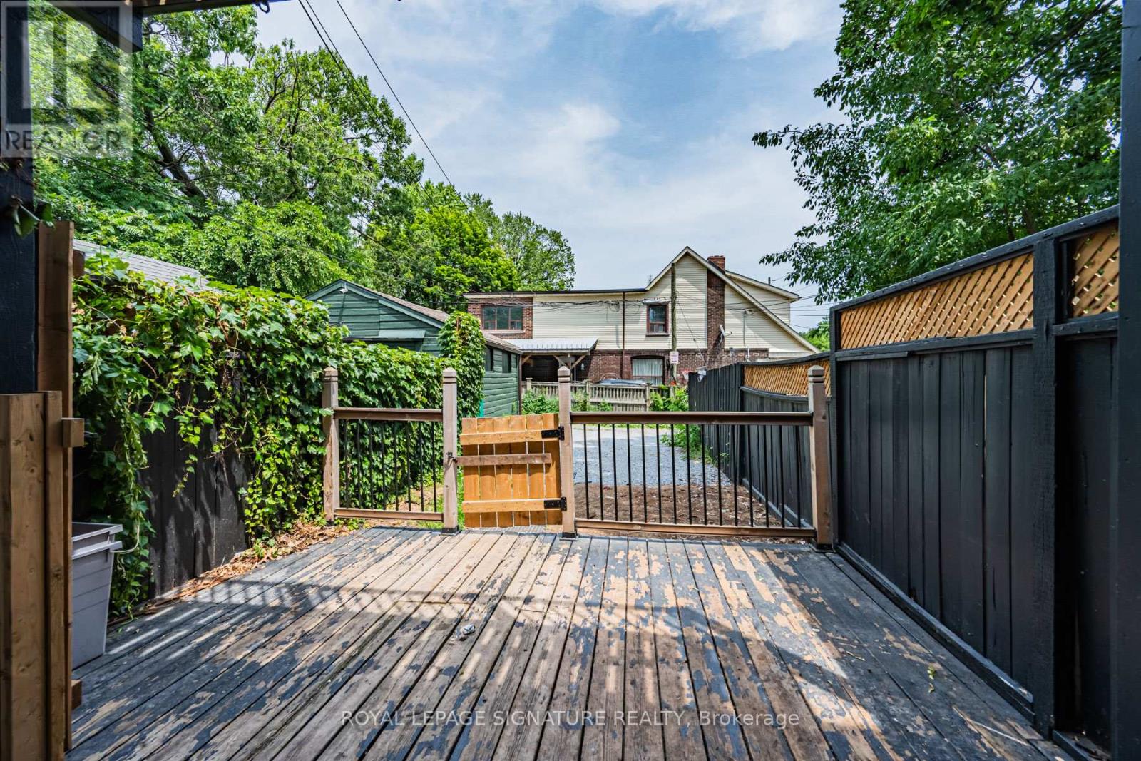 573 Coxwell Avenue, Toronto, Ontario M4C 3B5 - Photo 25 - E13529116