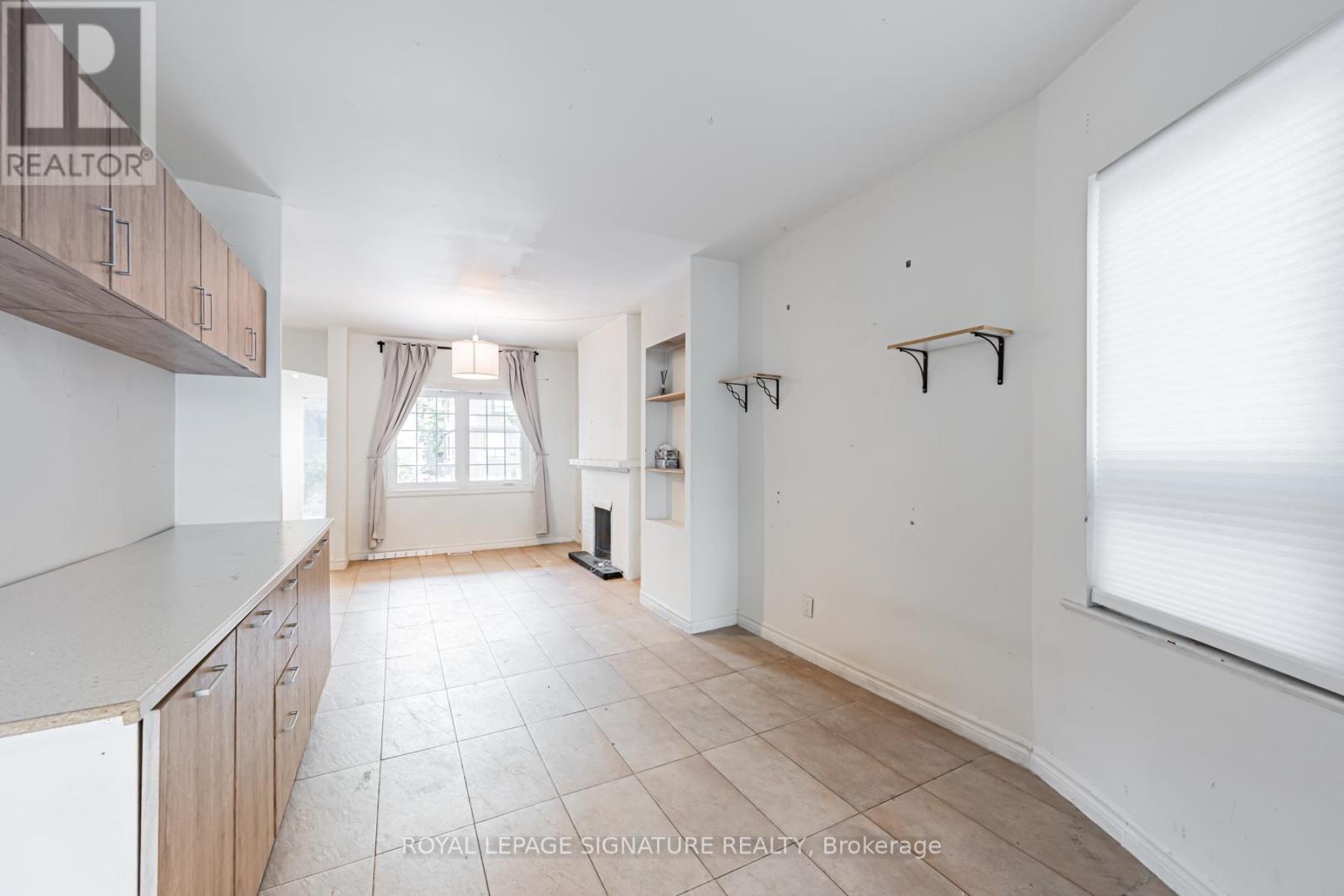 573 Coxwell Avenue, Toronto, Ontario M4C 3B5 - Photo 8 - E13529116
