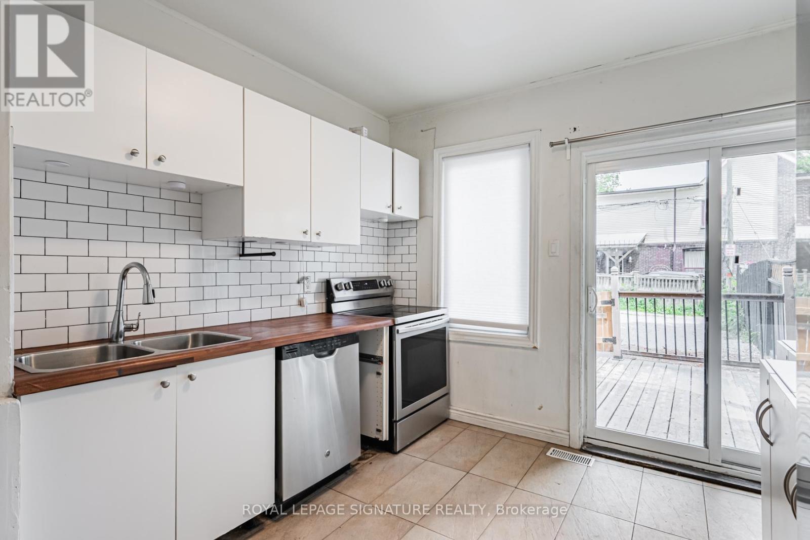 573 Coxwell Avenue, Toronto, Ontario M4C 3B5 - Photo 9 - E13529116