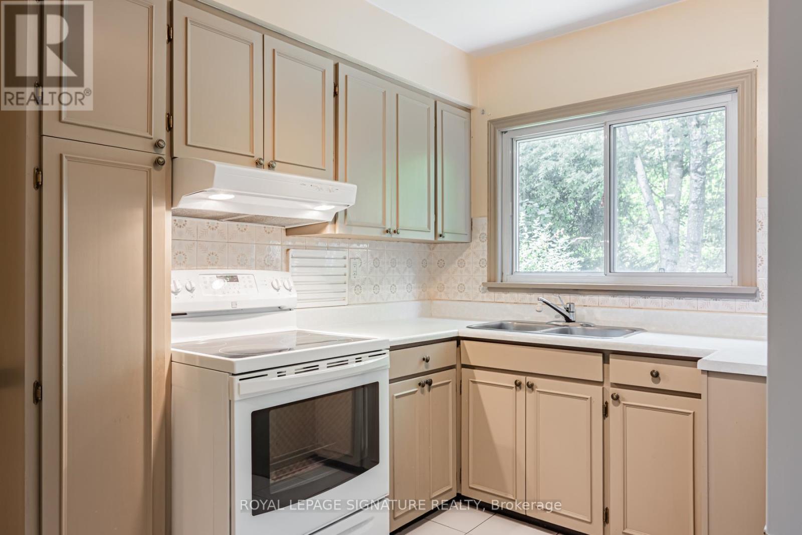 59 Parkview Hill Crescent, Toronto, Ontario M4B 1R1 - Photo 15 - E13529154