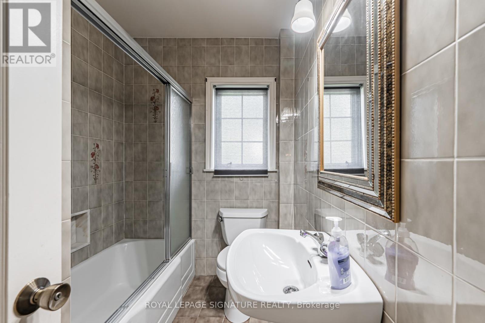 59 Parkview Hill Crescent, Toronto, Ontario M4B 1R1 - Photo 24 - E13529154