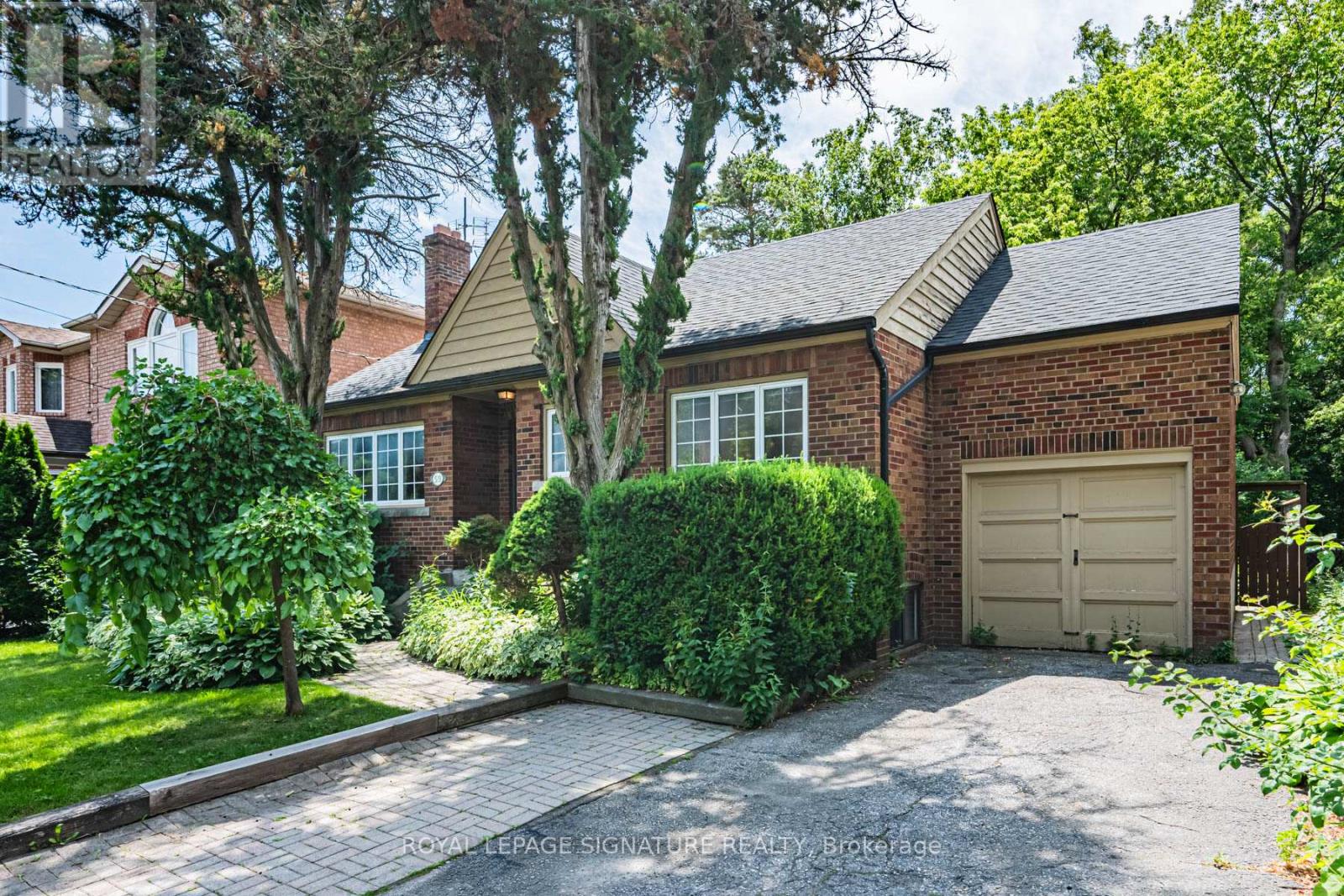 59 Parkview Hill Crescent, Toronto, Ontario M4B 1R1 - Photo 3 - E13529154
