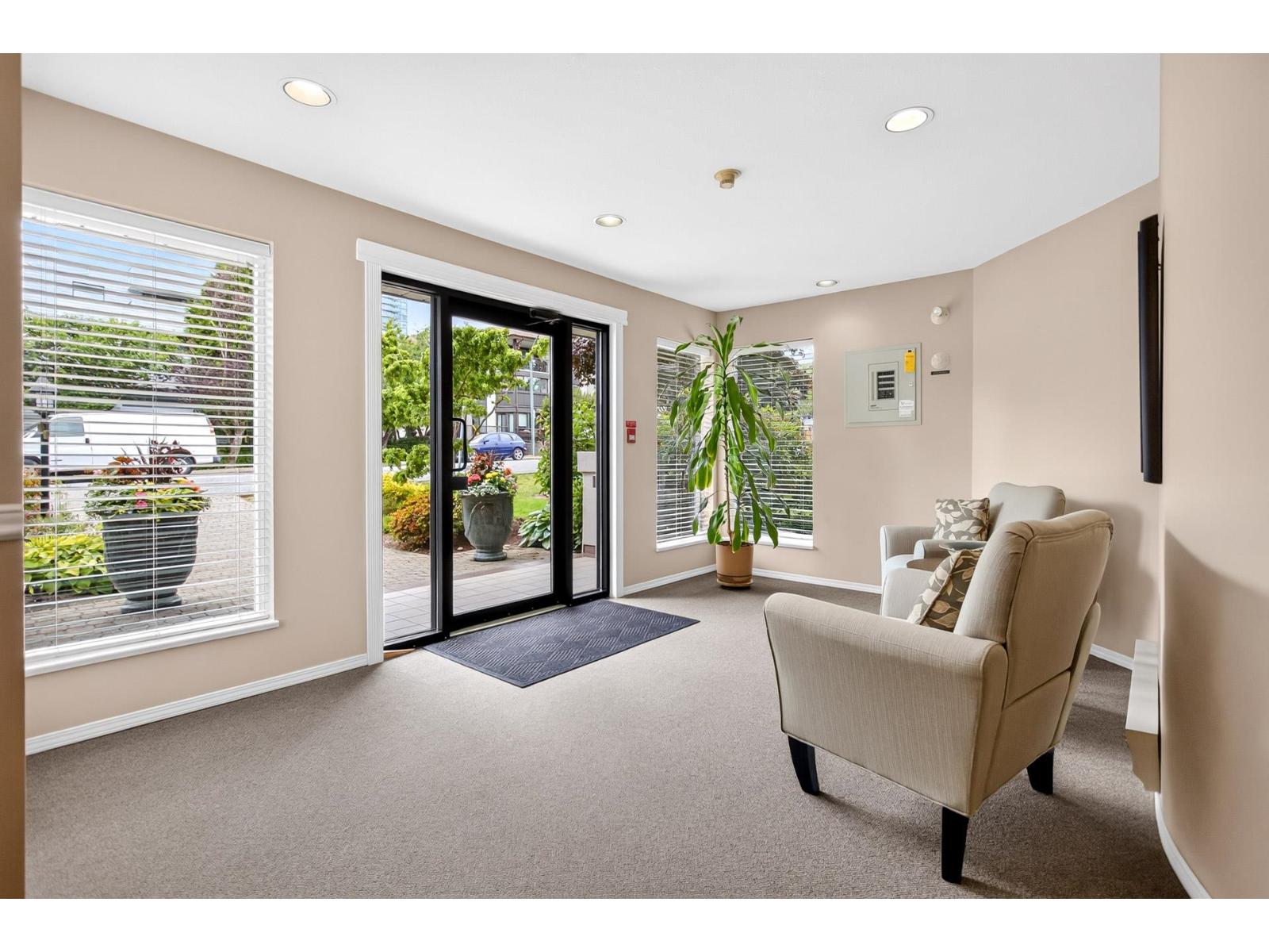 303 1500 Merklin Street, White Rock, British Columbia  V4B 4C5 - Photo 30 - R3143096