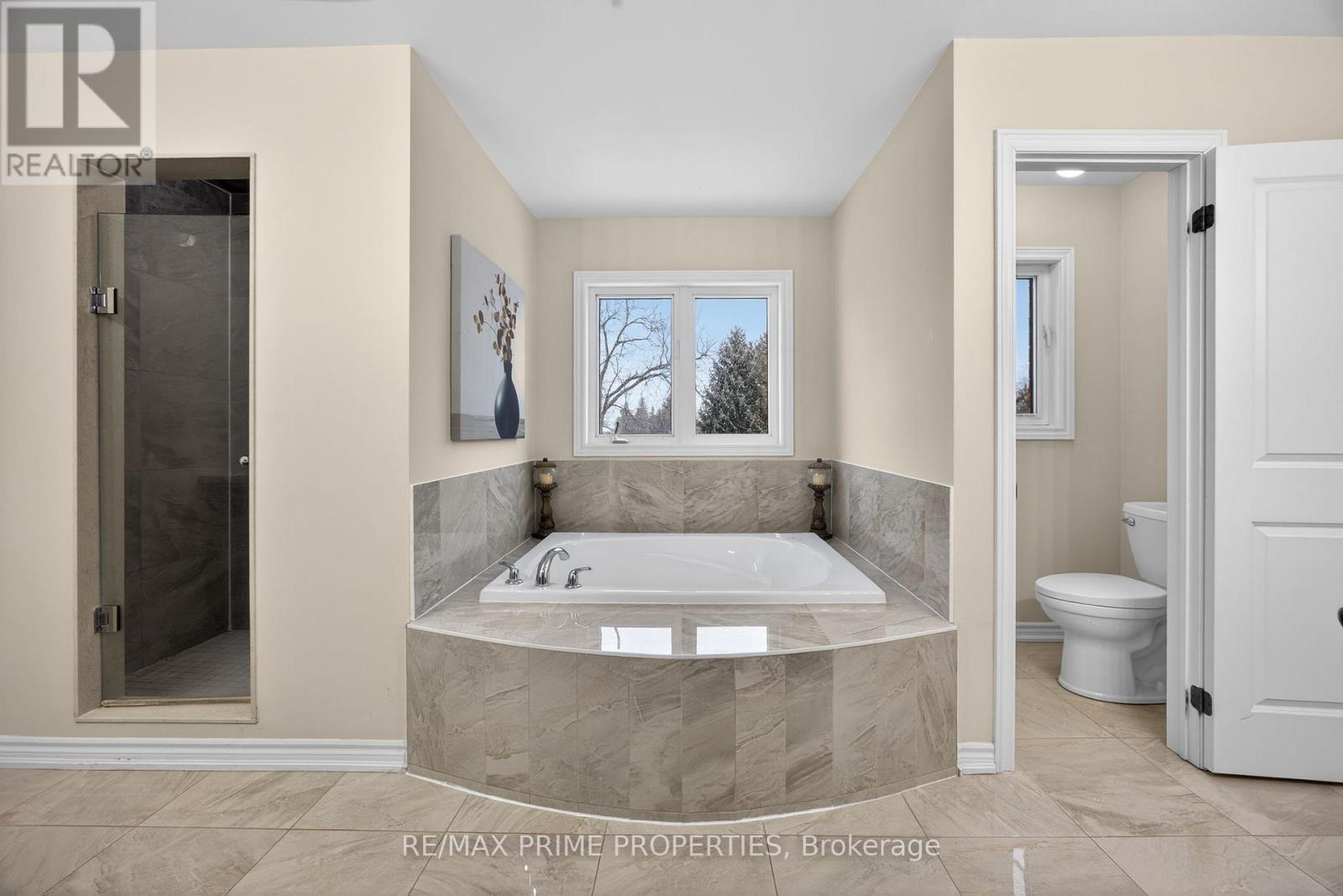 72 Ridge Gate Crescent, East Gwillimbury (Mt Albert), Ontario  L0G 1M0 - Photo 13 - N13528948