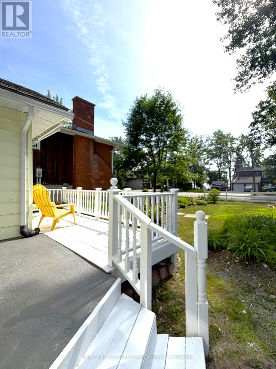 1062 Premier Road, North Bay, Ontario  P1A 2J1 - Photo 5 - X13529112