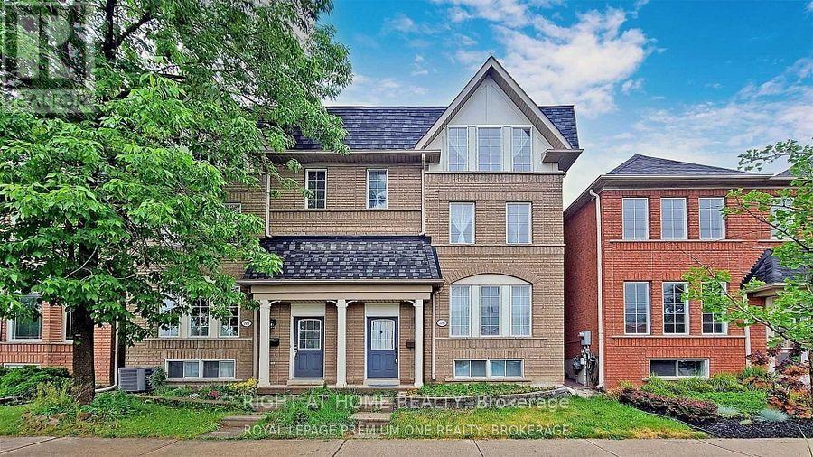 2194 ST CLAIR AVENUE W, Toronto, Ontario