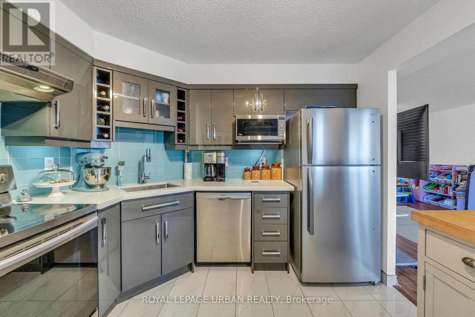 1210 - 61 Markbrook Lane, Toronto, Ontario  M9V 5E7 - Photo 17 - W13529014