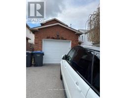 62 WOODSIDE COURT, Brampton, Ontario