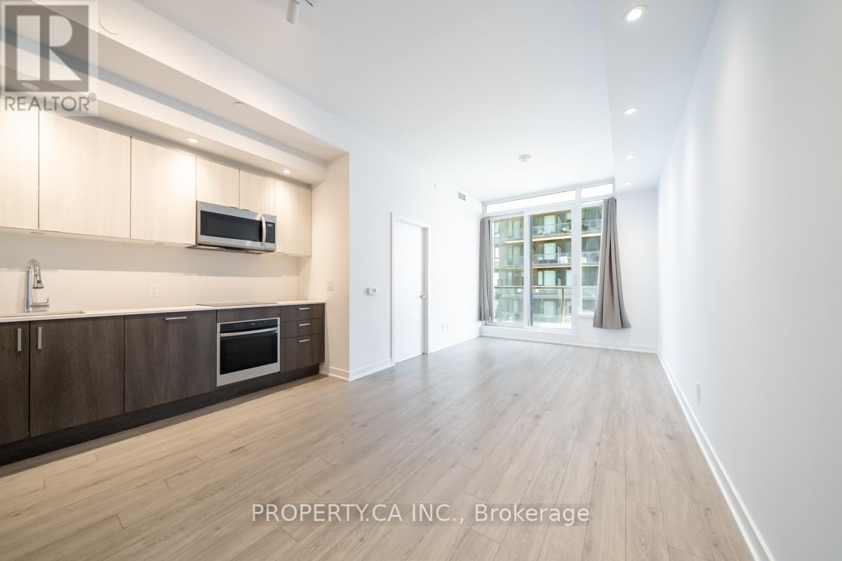 <div class="slider-price">$624,900</div><p>3205 - 1928 Lake Shore Boulevard W, Toronto, Ontario</p>
