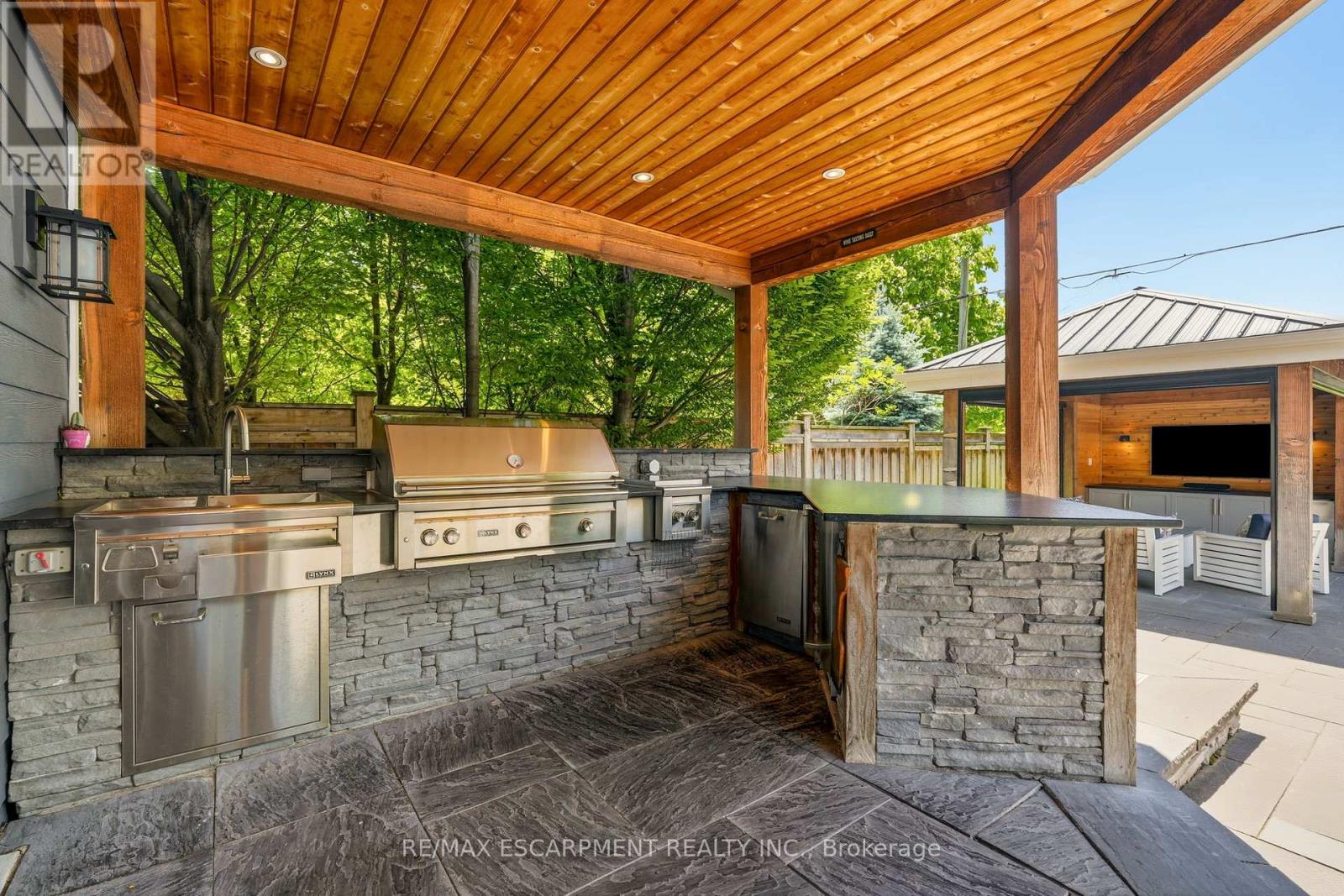 336 Newbold Court, Burlington, Ontario  L7R 2Y6 - Photo 37 - W13529074