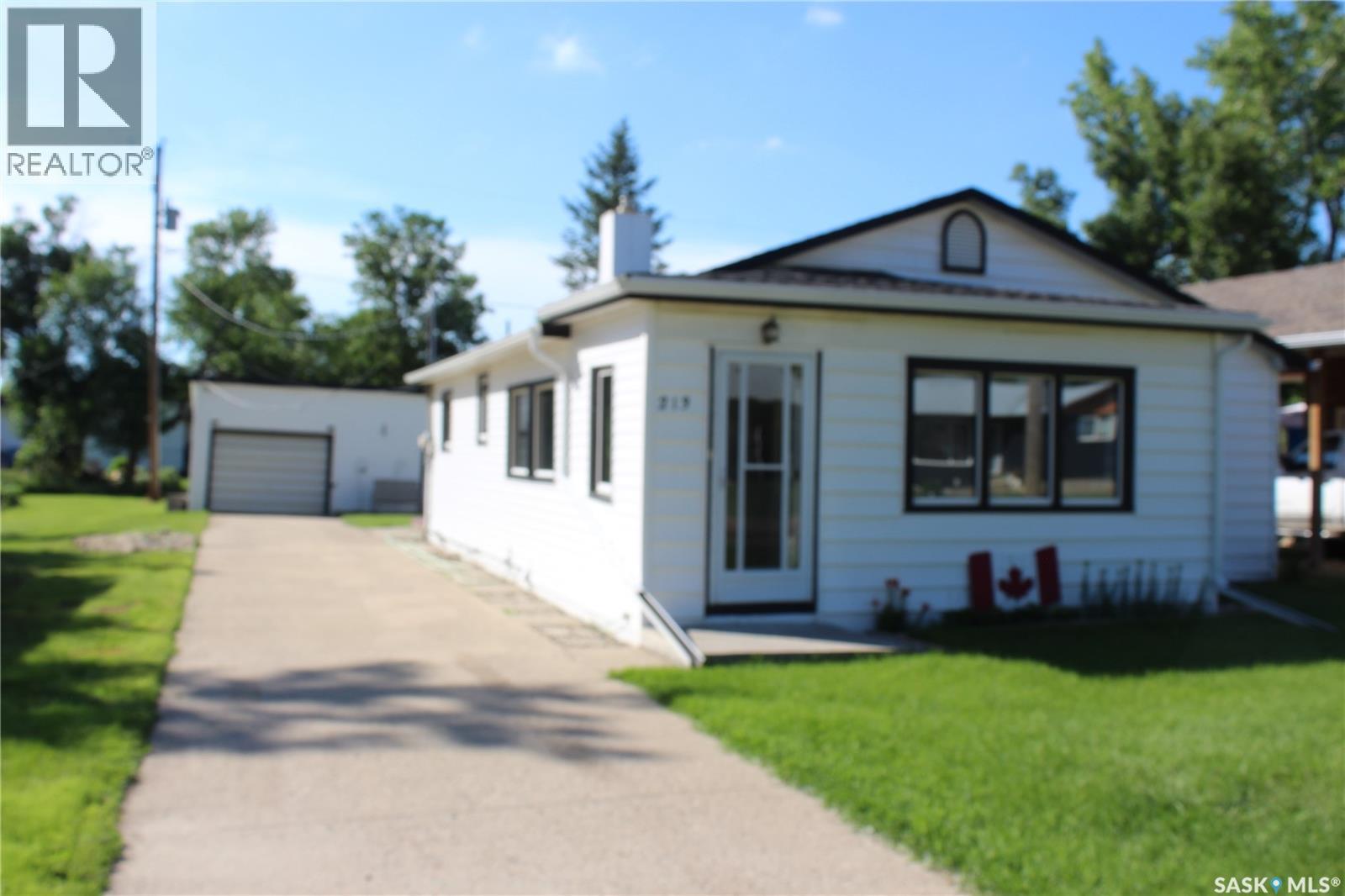 213 Westman STREET, Midale, Saskatchewan