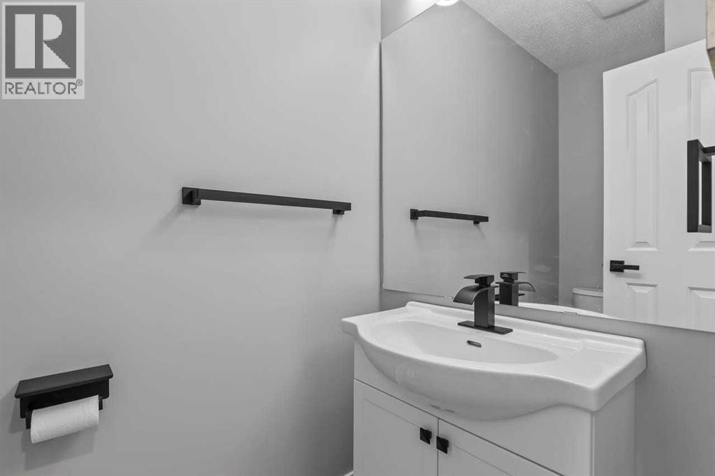 266 Shawnessy Drive SW, Calgary, Alberta  T2Y 1M5 - Photo 12 - A2324670
