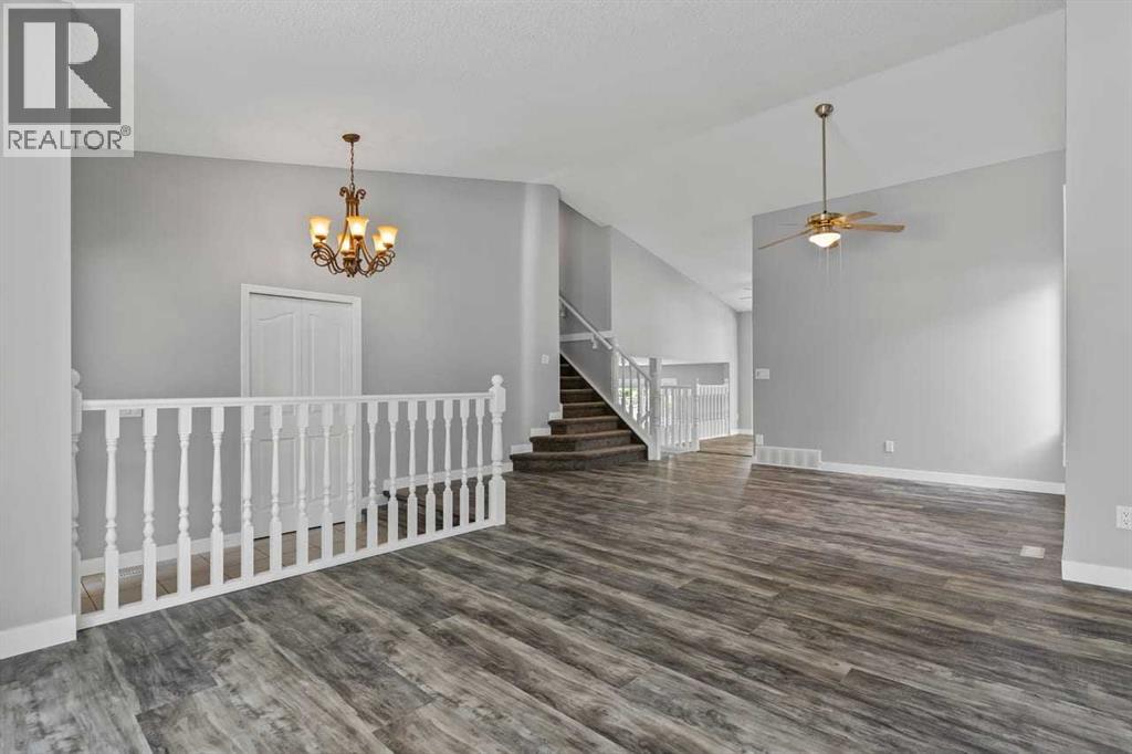 266 Shawnessy Drive SW, Calgary, Alberta  T2Y 1M5 - Photo 6 - A2324670