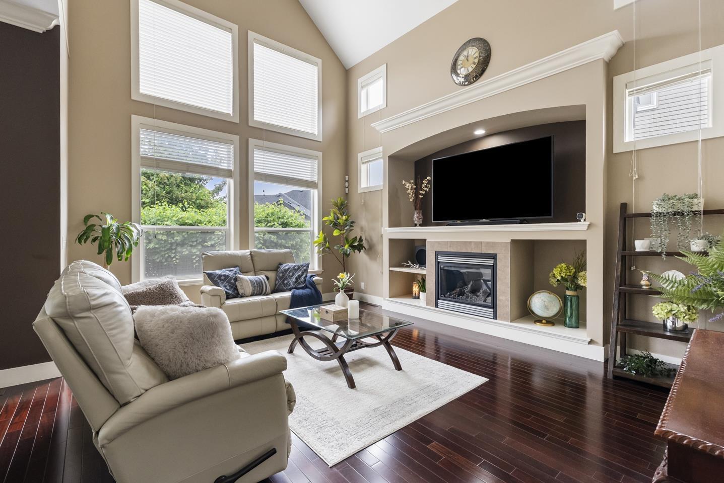 6940 196b Street, Langley, British Columbia  V2Y 3A6 - Photo 2 - R3143029