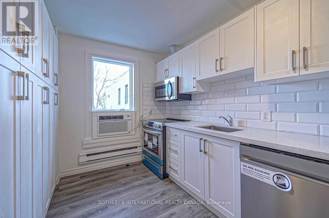 Upper - 843 Danforth Avenue, Toronto, Ontario  M4J 1L2 - Photo 15 - E13009076