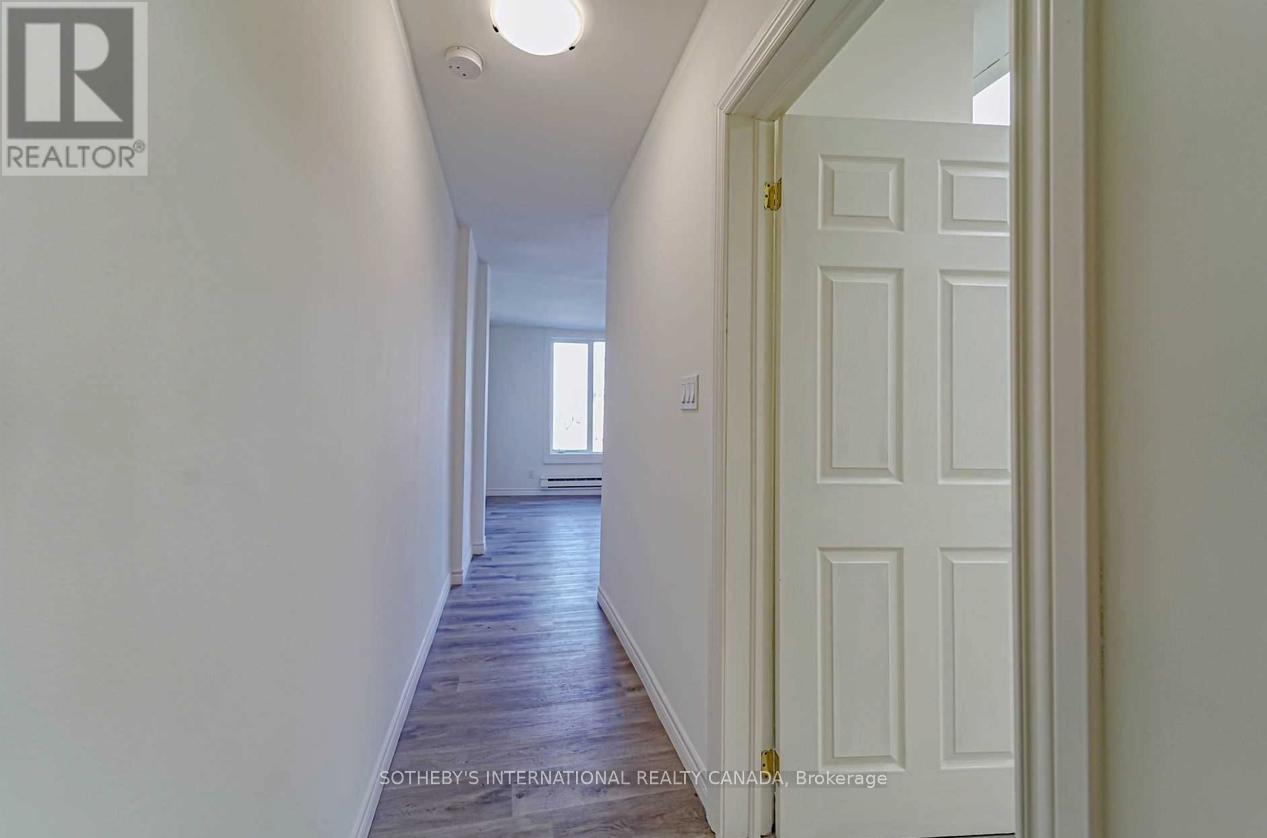 Upper - 843 Danforth Avenue, Toronto, Ontario  M4J 1L2 - Photo 18 - E13009076