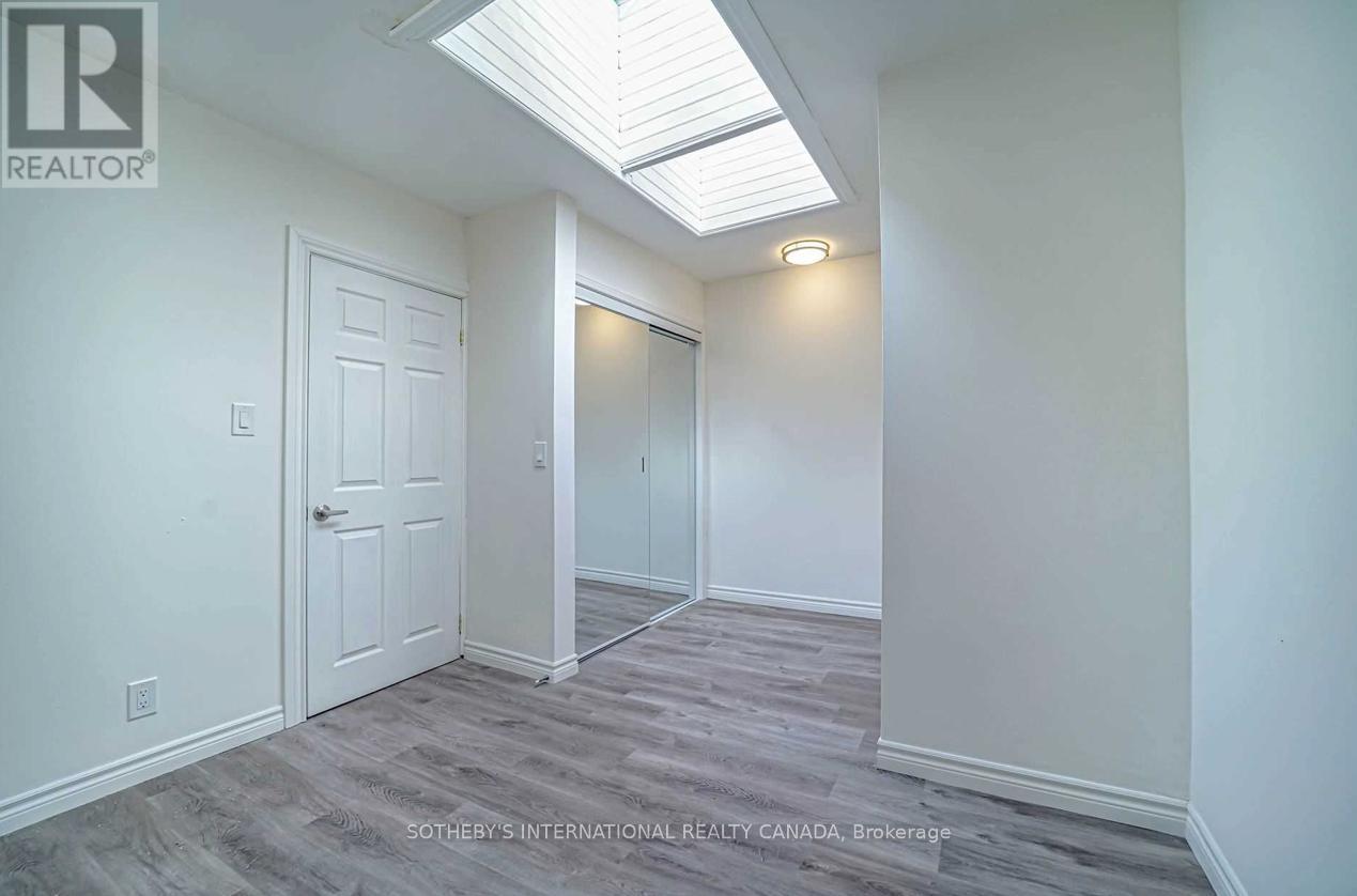 Upper - 843 Danforth Avenue, Toronto, Ontario  M4J 1L2 - Photo 20 - E13009076