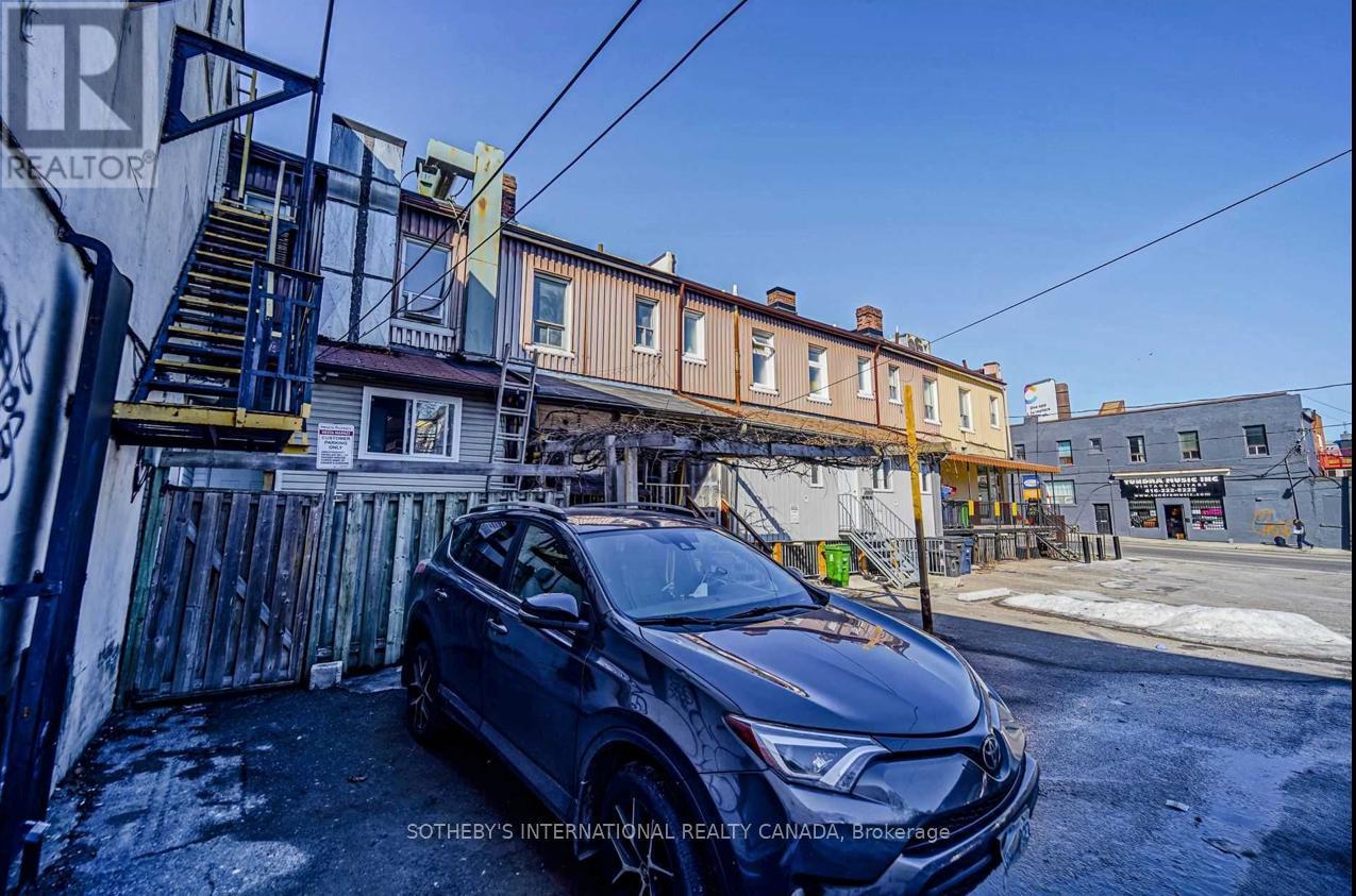Upper - 843 Danforth Avenue, Toronto, Ontario  M4J 1L2 - Photo 23 - E13009076