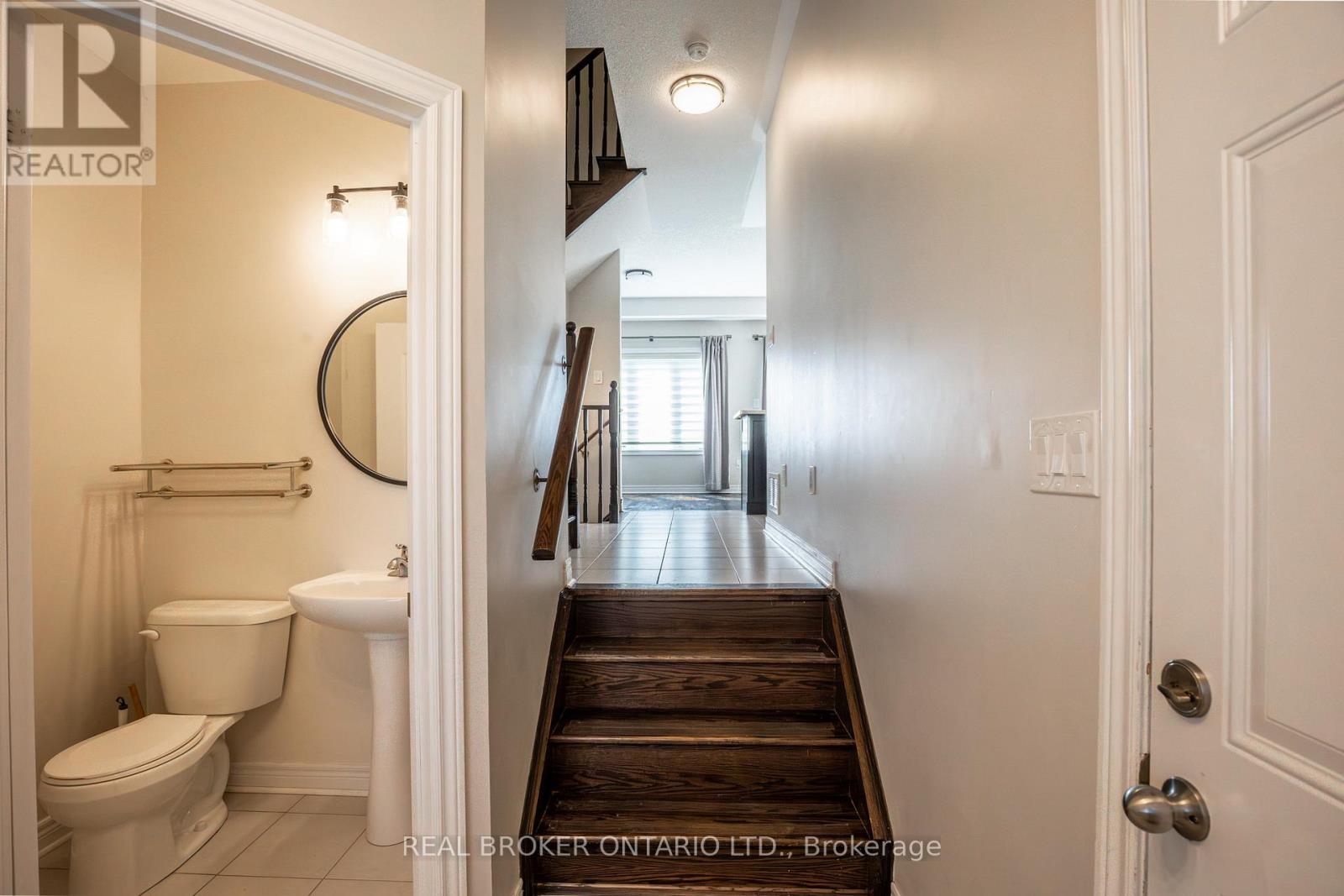 63 Forsyth Crescent, Barrie, Ontario  L4N 6R1 - Photo 2 - S13418640