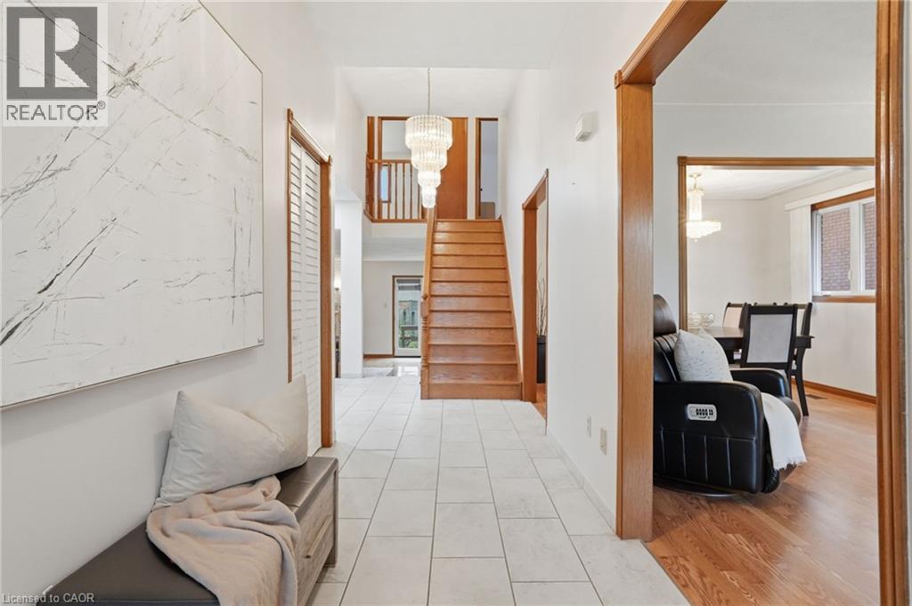6 Royce Avenue, Stoney Creek, Ontario  L8G 4C8 - Photo 6 - 40839936