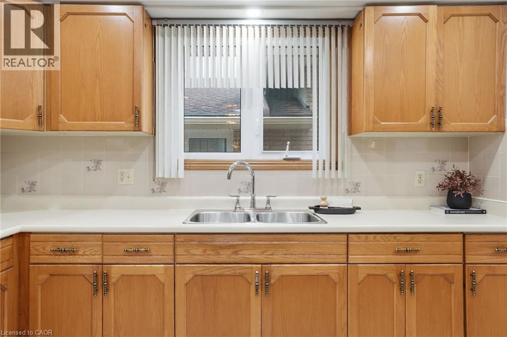 6 Royce Avenue, Stoney Creek, Ontario  L8G 4C8 - Photo 15 - 40839936