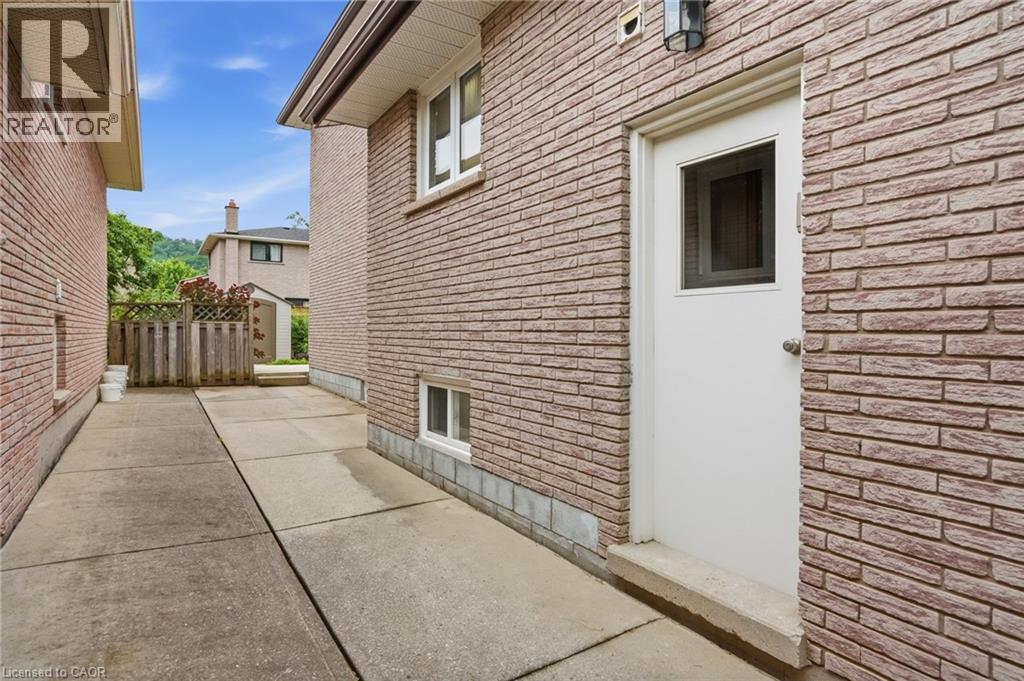 6 Royce Avenue, Stoney Creek, Ontario  L8G 4C8 - Photo 43 - 40839936