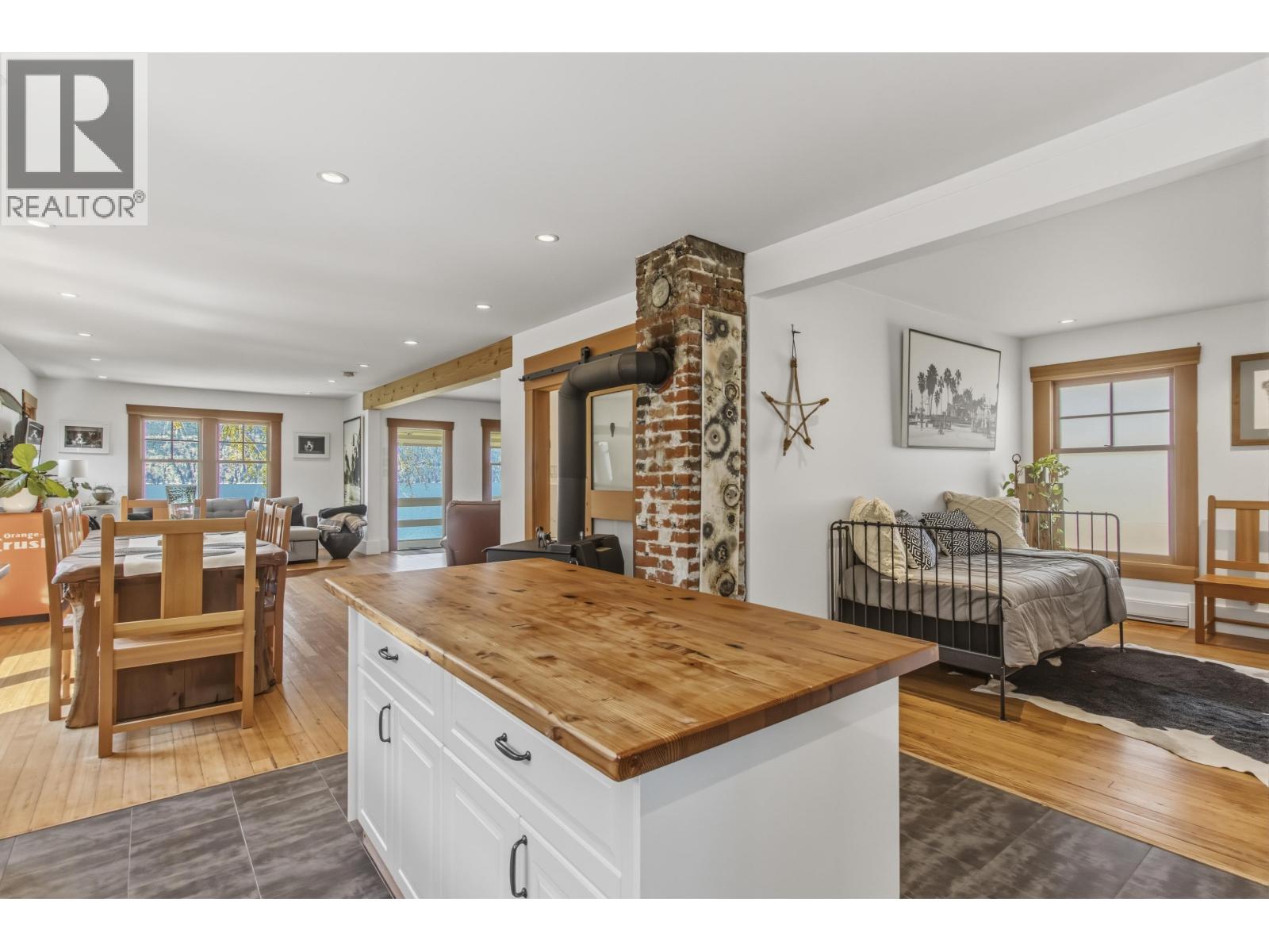 615 Shaughnessy Place, Britannia Beach, British Columbia  V8B 1J1 - Photo 12 - R3143053
