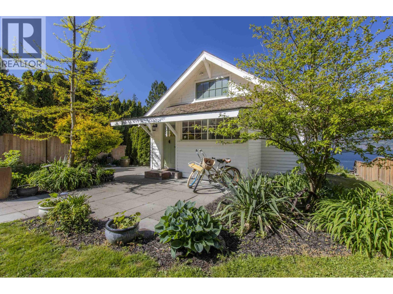 615 Shaughnessy Place, Britannia Beach, British Columbia  V8B 1J1 - Photo 3 - R3143053